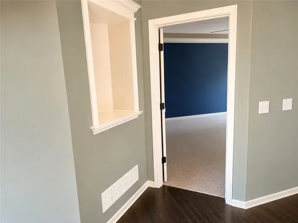 412 Duncan DR, Liberty, MO 64068