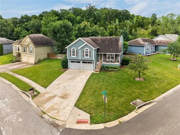 21417 E 50th TER #S, Blue Springs, MO 64015