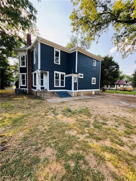 735 S Crawford ST, Fort Scott, KS 66701