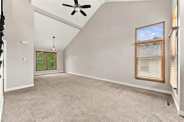 1207 SW Eastman CT, Blue Springs, MO 64015