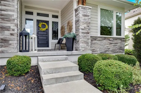 11510 W 157th TER, Overland Park, KS 66221