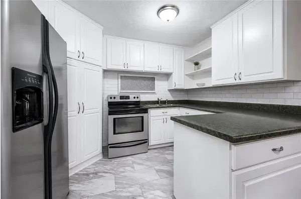 11501 W 68th ST, Shawnee, KS 66203