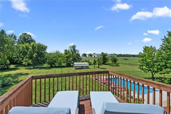 16935 W 175th ST, Olathe, KS 66062