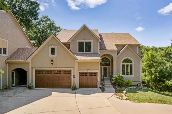 708 S 102 ST, Edwardsville, KS 66111