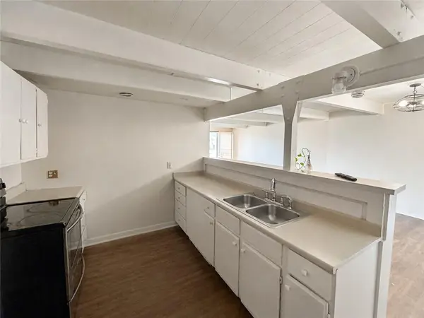 915 N 70th TER, Kansas City, KS 66112