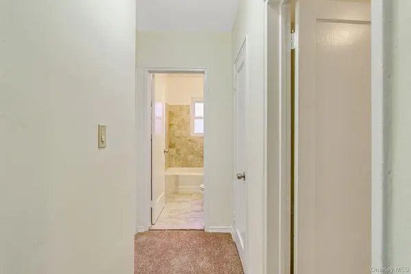 75-07 198th ST #2, Fresh Meadows, NY 11366