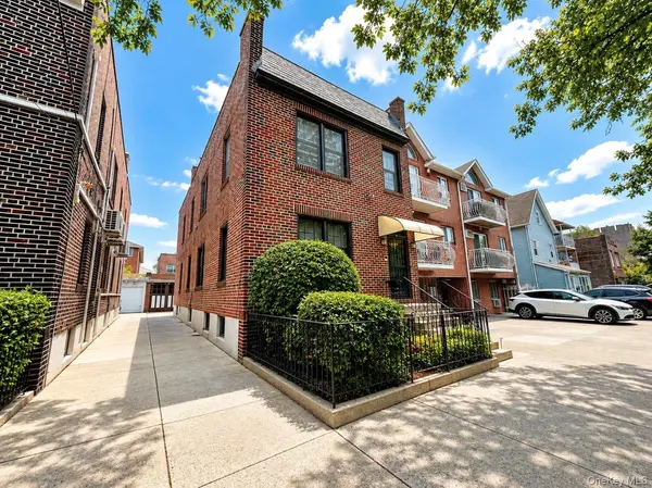 46-19 65th PL, Woodside, NY 11377