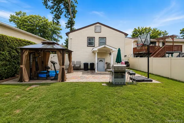 42 Brennan ST, Huntington, NY 11743
