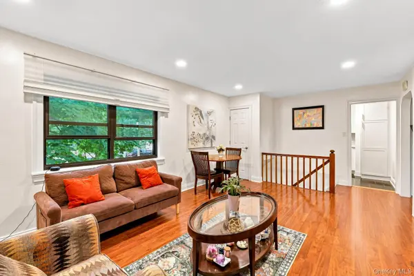 73-02 Springfield BLVD #2FL, Oakland Gardens, NY 11364