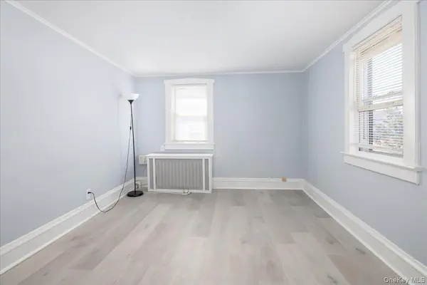 204 Monroe ST, Franklin Square, NY 11010