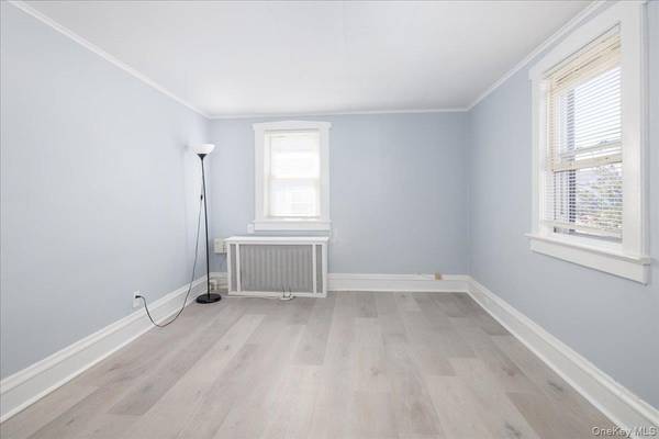 204 Monroe ST, Franklin Square, NY 11010