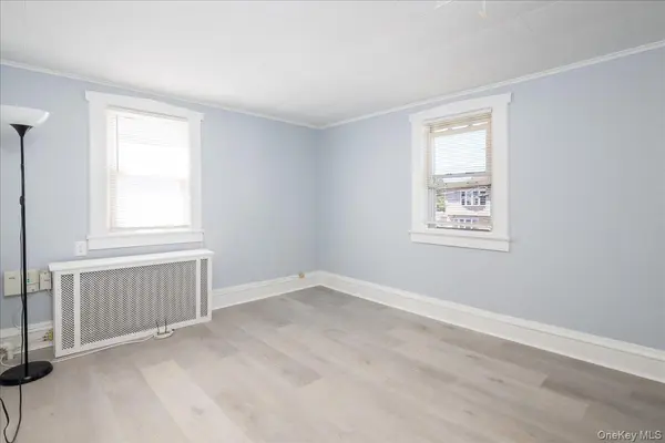 204 Monroe ST, Franklin Square, NY 11010