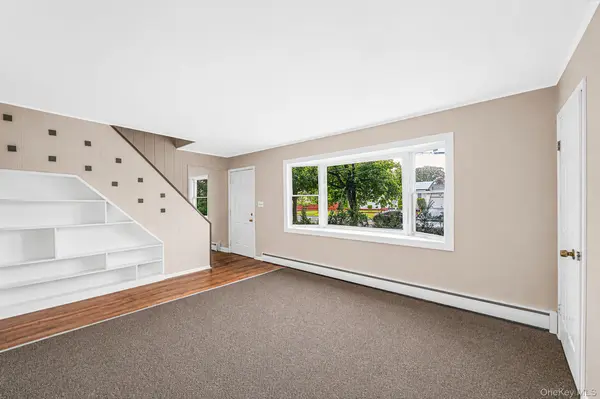 440 Clayton ST, Central Islip, NY 11722