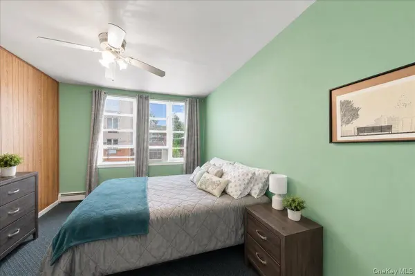 1581 Hollywood AVE, Bronx, NY 10461