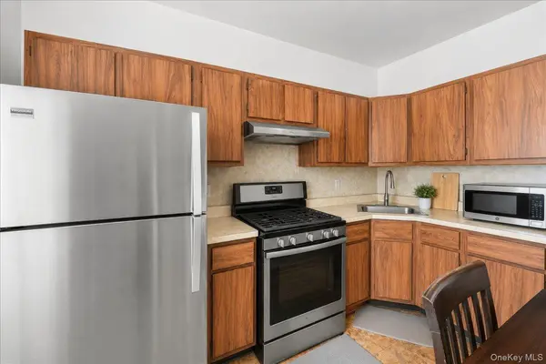 1581 Hollywood AVE, Bronx, NY 10461