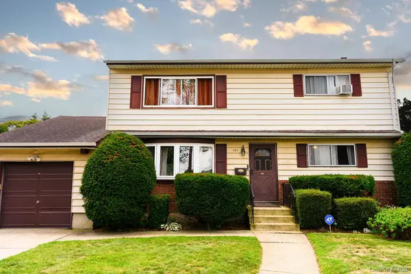 191 N Virginia AVE, Massapequa, NY 11758