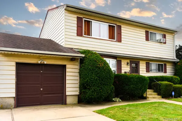 191 N Virginia AVE, Massapequa, NY 11758