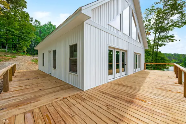 1318 Forest Grove LN, North Vernon, IN 47265