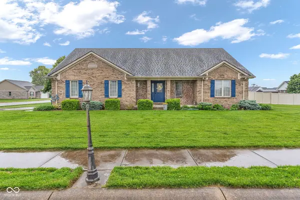 5243 Chloe LN, Seymour, IN 47274