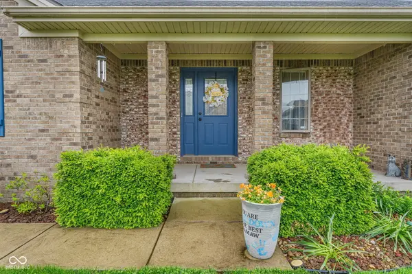 5243 Chloe LN, Seymour, IN 47274