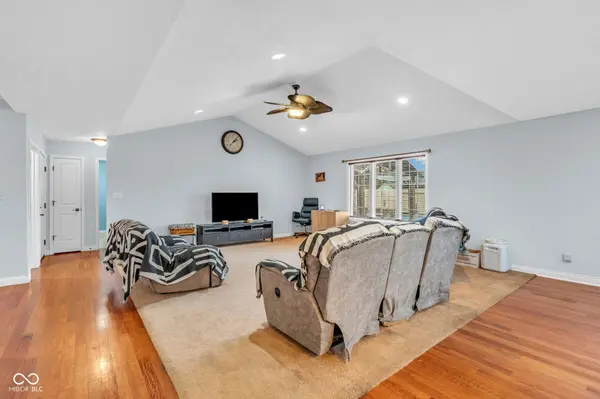 5243 Chloe LN, Seymour, IN 47274
