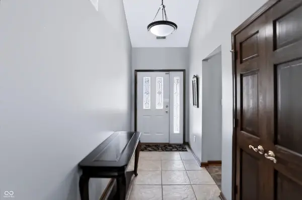 1636 Fairfield CIR, Greenfield, IN 46140