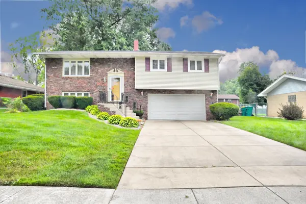 7880 Delaware PL, Merrillville, IN 46410