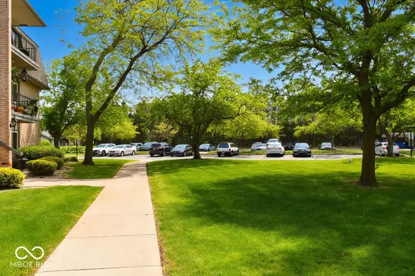 1715 Homan DR #301, Schererville, IN 46375
