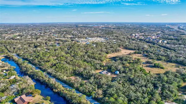 8330 LINGER LODGE RD, Bradenton, FL 34202