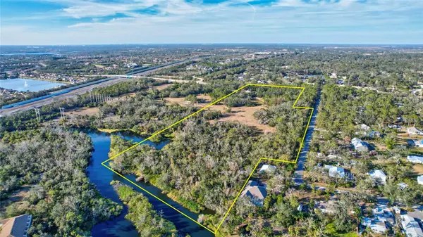 8330 LINGER LODGE RD, Bradenton, FL 34202