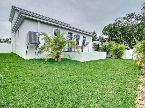 2345 BAHIA VISTA ST, Sarasota, FL 34239