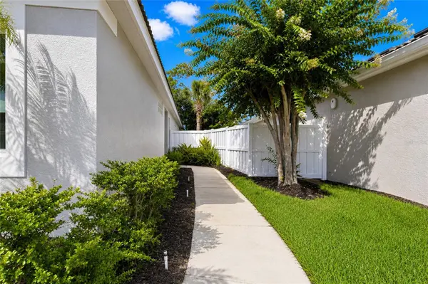 8644 54TH AVENUE CIR E, Bradenton, FL 34211