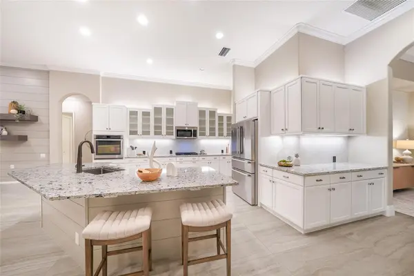8122 LONE TREE GLN, Lakewood Ranch, FL 34202