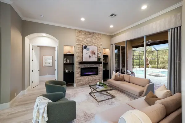 8122 LONE TREE GLN, Lakewood Ranch, FL 34202