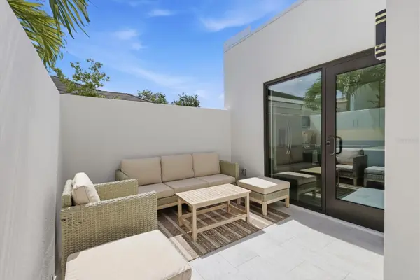 1558 4TH ST #216, Sarasota, FL 34236