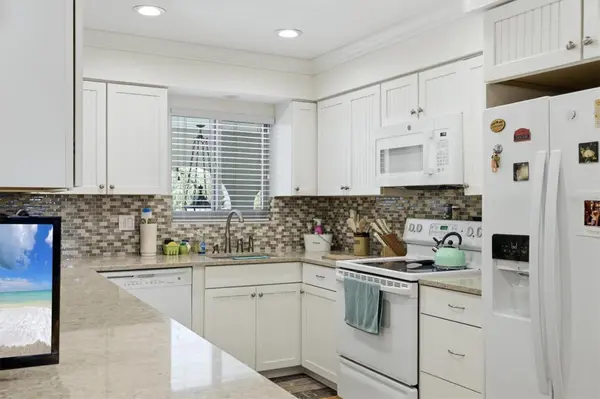 1707 SOUTHWOOD ST #1707, Sarasota, FL 34231