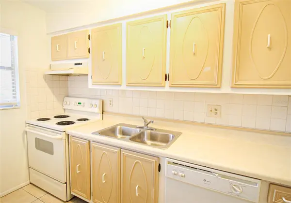 Address not disclosed, Sarasota, FL 34237