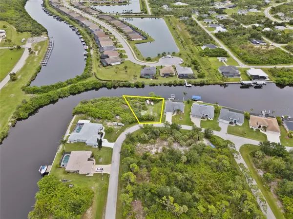 8050 SANTA CRUZ DR, Port Charlotte, FL 33981