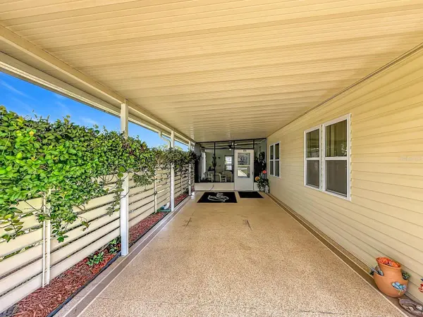 1561 APACHE CIR, Tavares, FL 32778