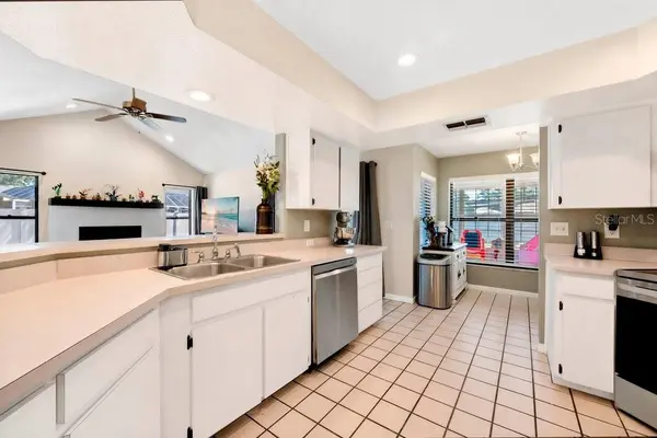 8327 MAID MARIONS TRL, Lakeland, FL 33809