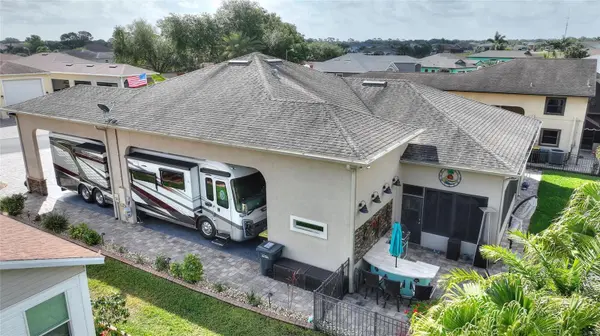 416 MOTORCOACH DR S, Polk City, FL 33868