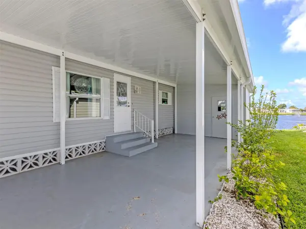 97 LAKEVIEW DR, North Port, FL 34287