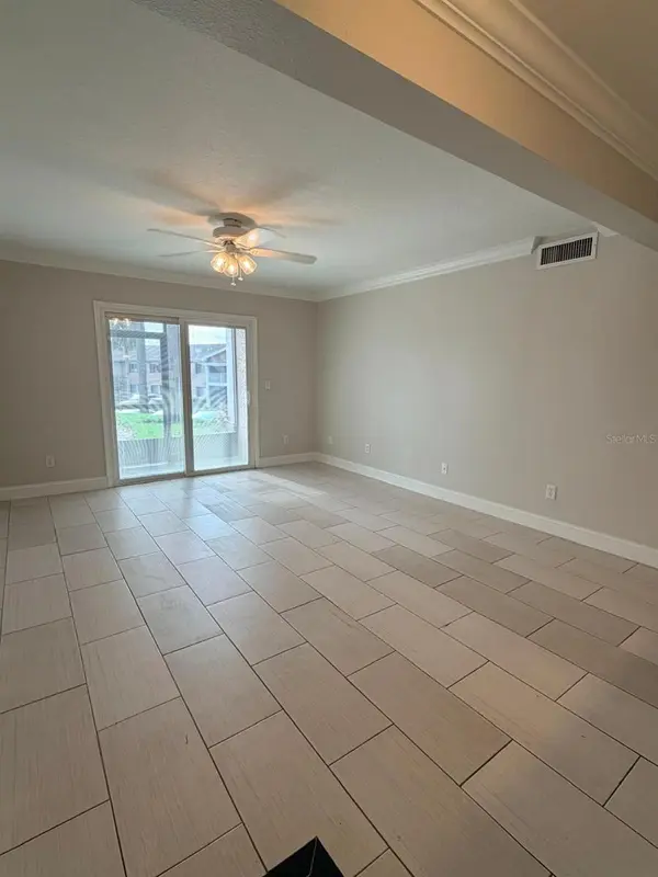 165 N PEARL LAKE CSWY #104, Altamonte Springs, FL 32714