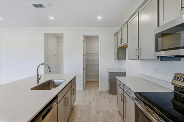 3487 MACCHI AVE, Tavares, FL 32778