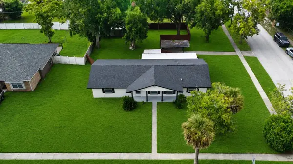 2390 NORTHLAND RD, Mount Dora, FL 32757