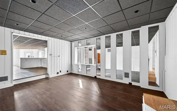 4535 S Grand BLVD, St Louis, MO 63111