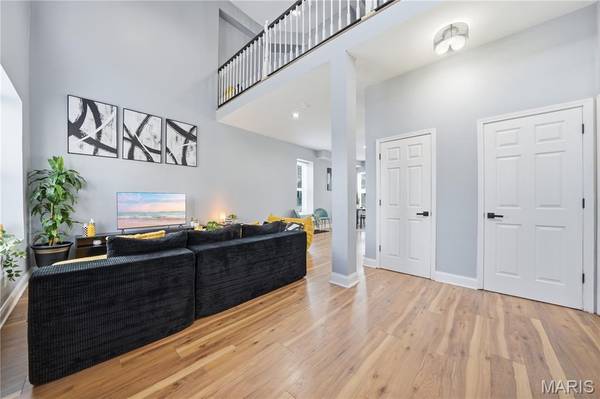 5714 Maple AVE, St Louis, MO 63112