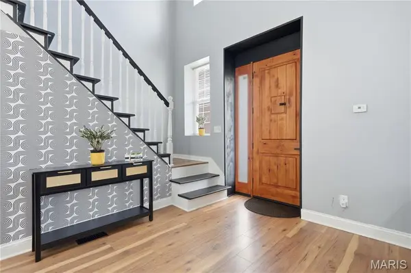 5714 Maple AVE, St Louis, MO 63112