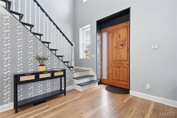 5714 Maple AVE, St Louis, MO 63112
