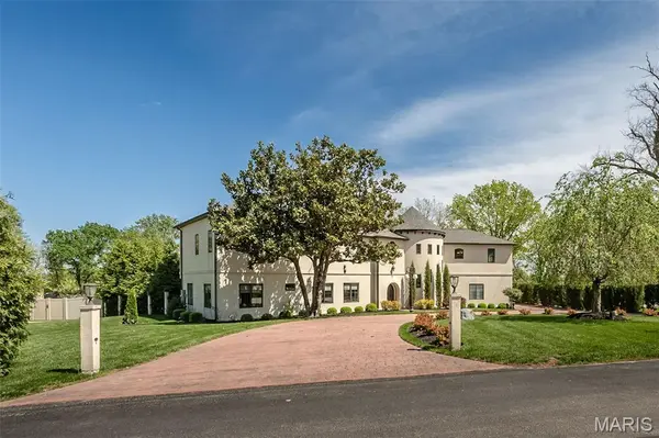 604 Glyn Cagny, Ballwin, MO 63021